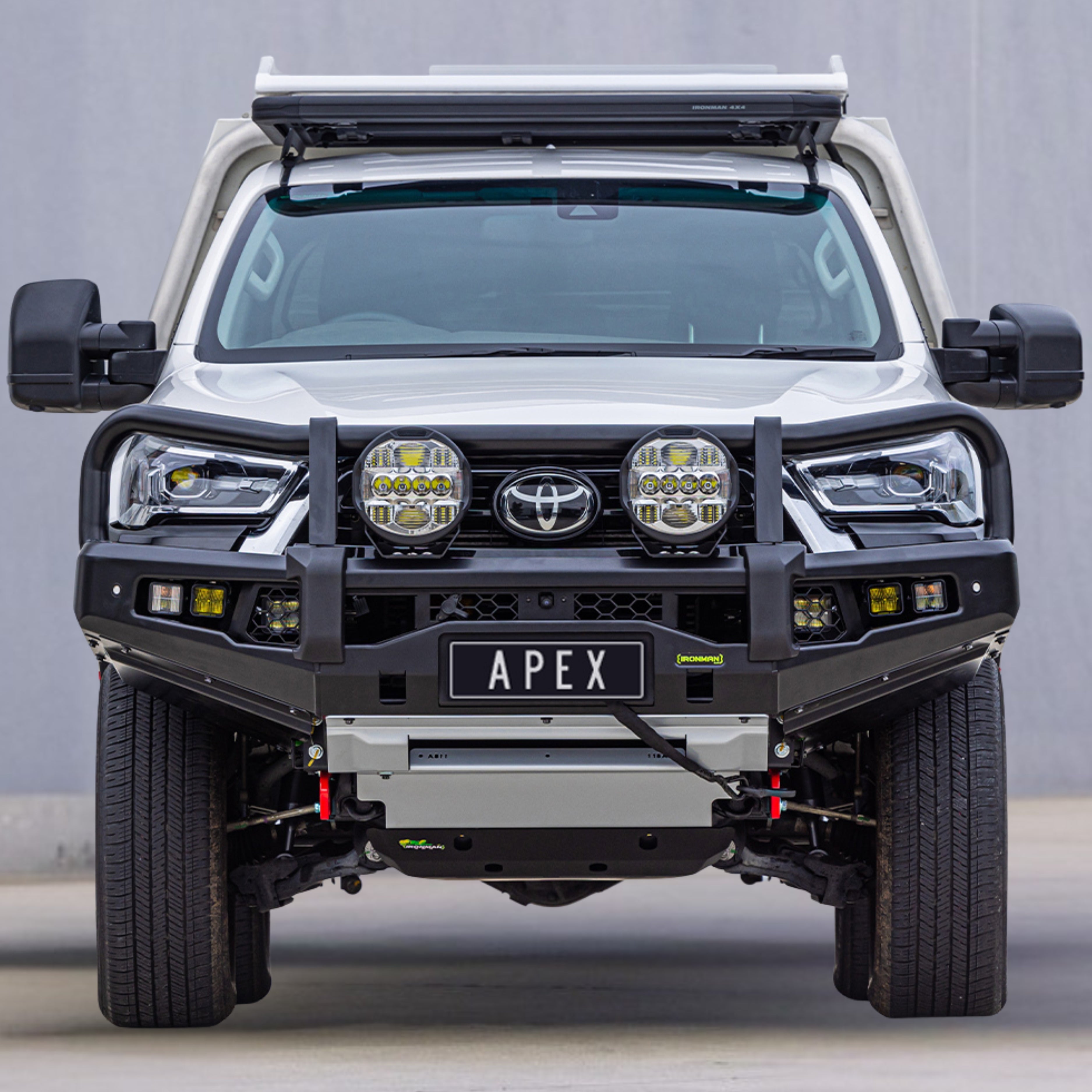 IM Toyota Hilux Apex Bull Bar