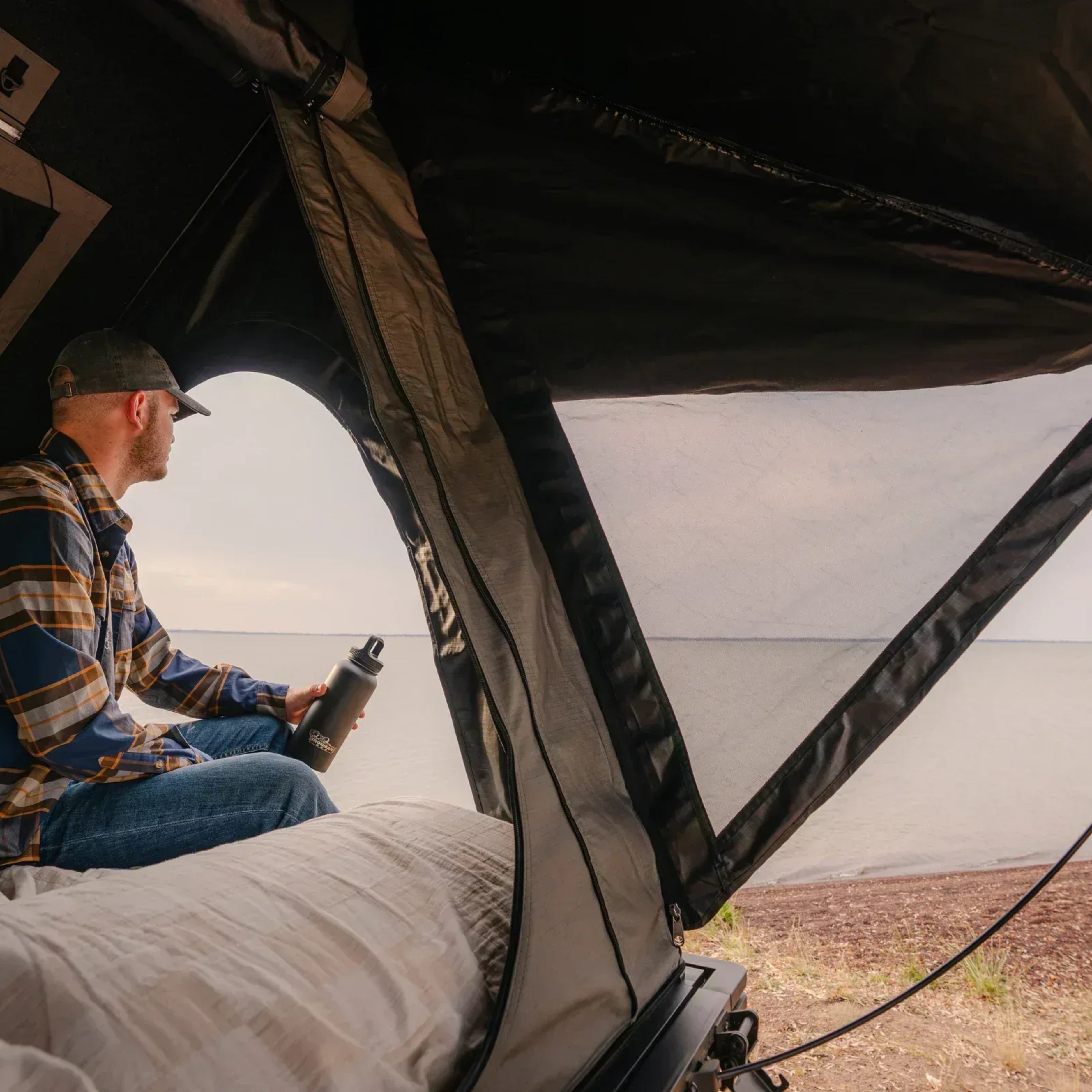 IM Orion 1400 Hardshell Rooftop Tent
